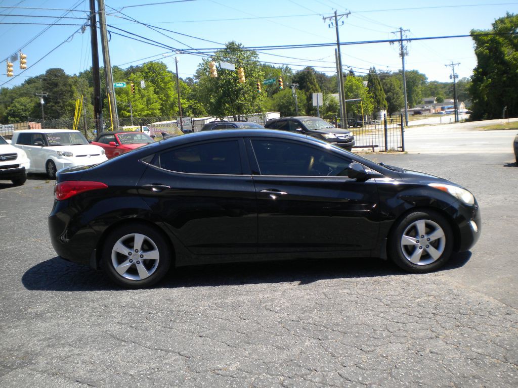 2013 Hyundai Elantra Image 8