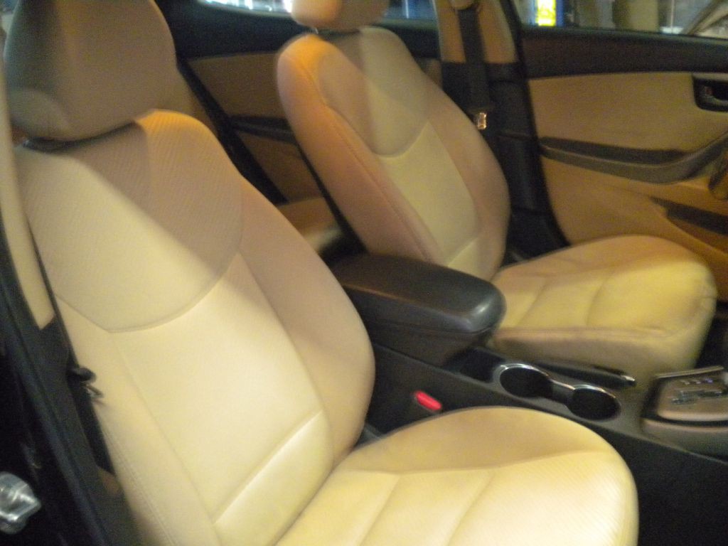 2013 Hyundai Elantra Image 13