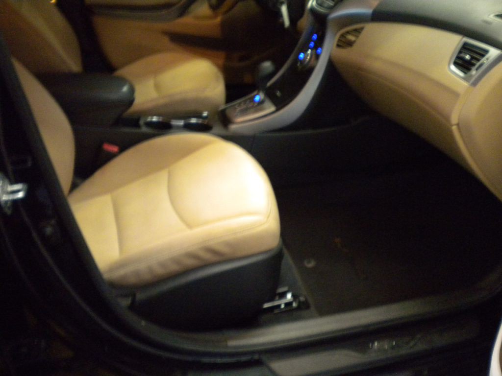 2013 Hyundai Elantra Image 14