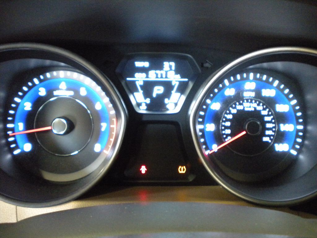 2013 Hyundai Elantra Image 18