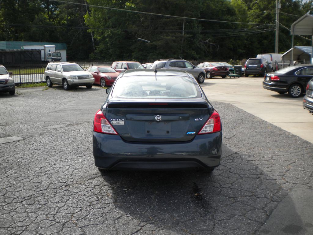 2016 Nissan Versa Image 6