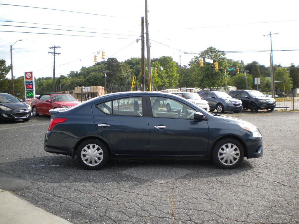 2016 Nissan Versa Image 8