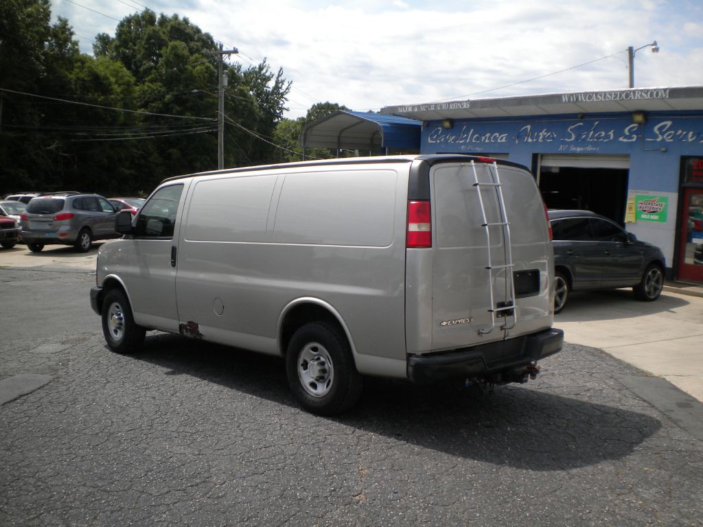2008 Chevrolet Express Image 5