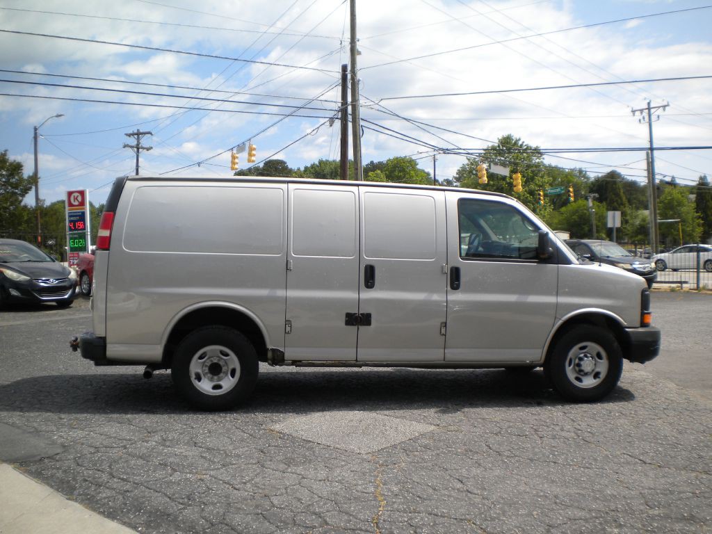2008 Chevrolet Express Image 8