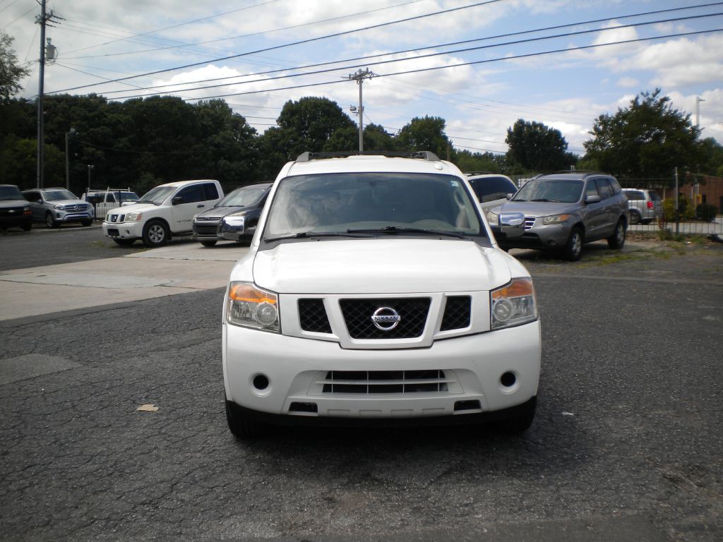 2010 Nissan Armada Image 2