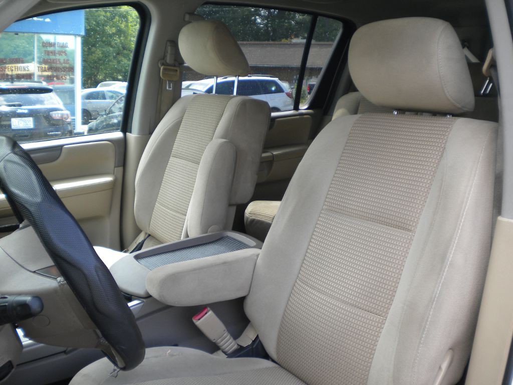 2010 Nissan Armada Image 9