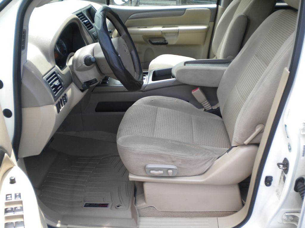 2010 Nissan Armada Image 10