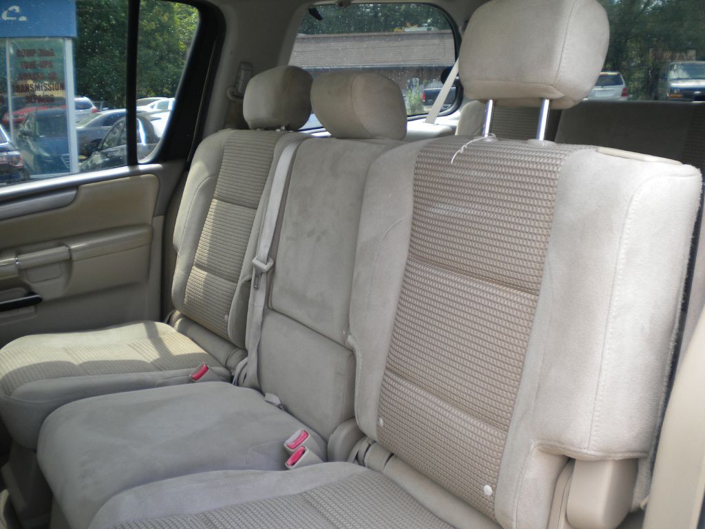 2010 Nissan Armada Image 11