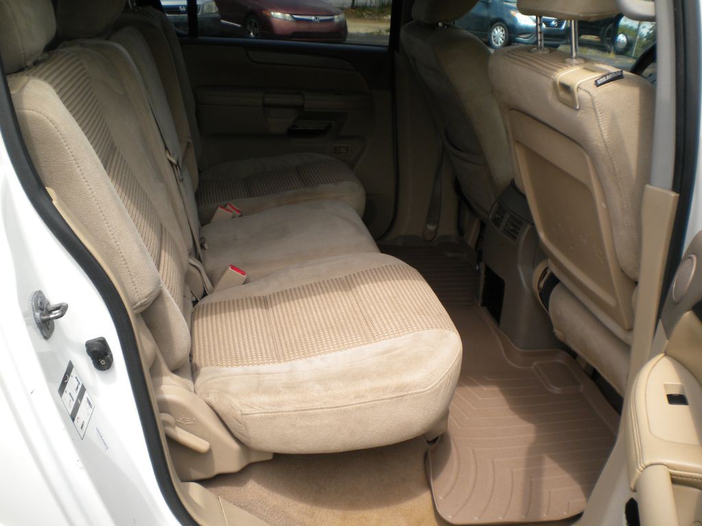 2010 Nissan Armada Image 17