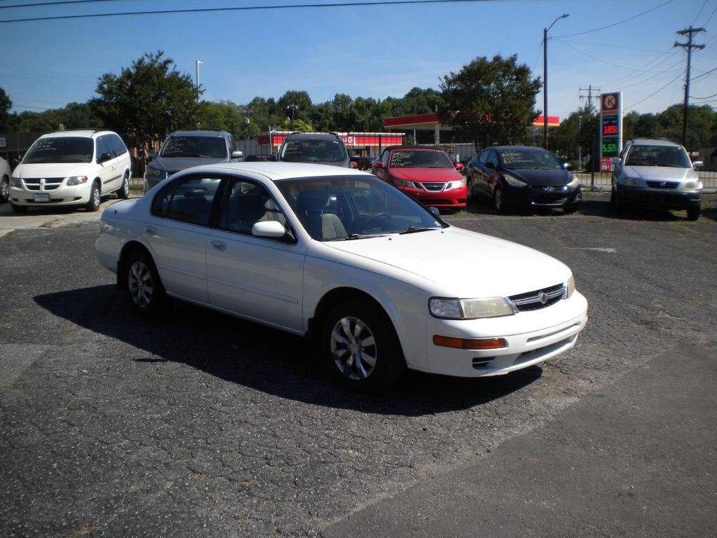 1997 Nissan Maxima Image 1