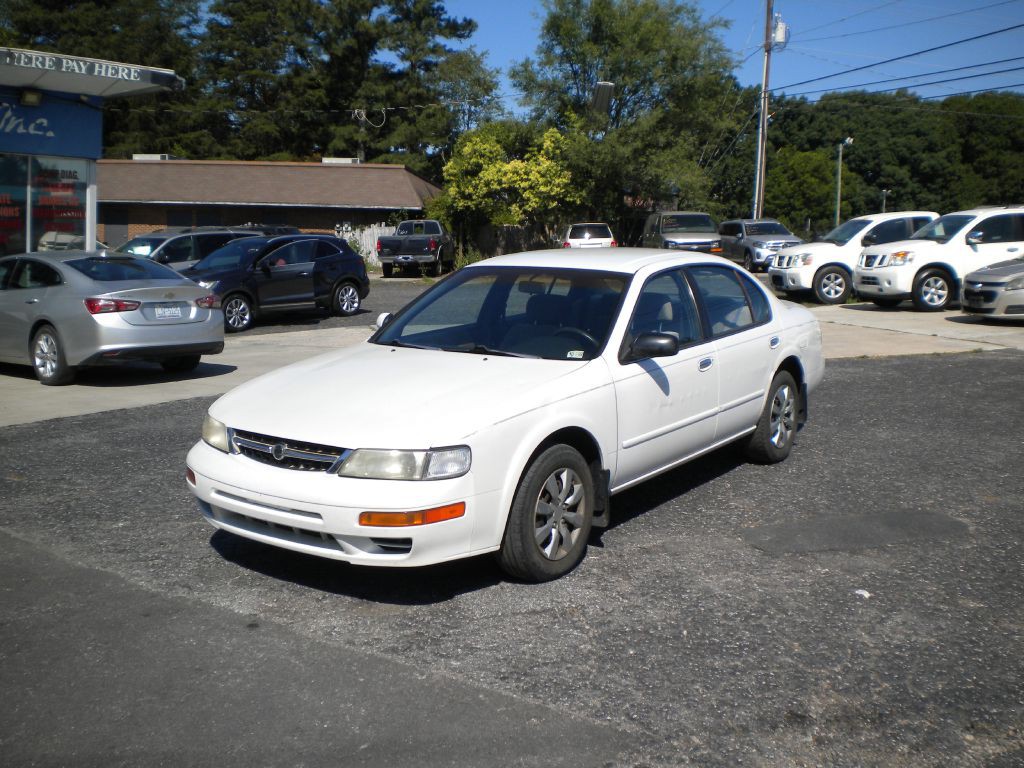 1997 Nissan Maxima Image 3