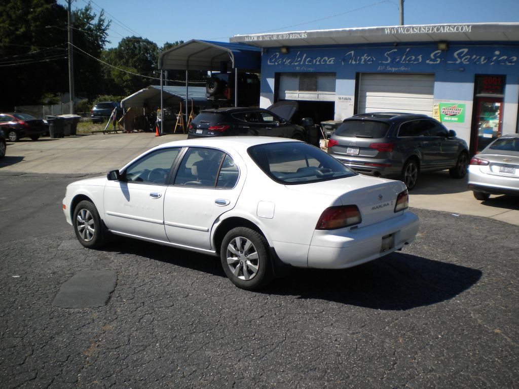 1997 Nissan Maxima Image 5