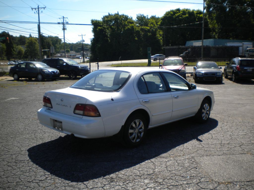1997 Nissan Maxima Image 7