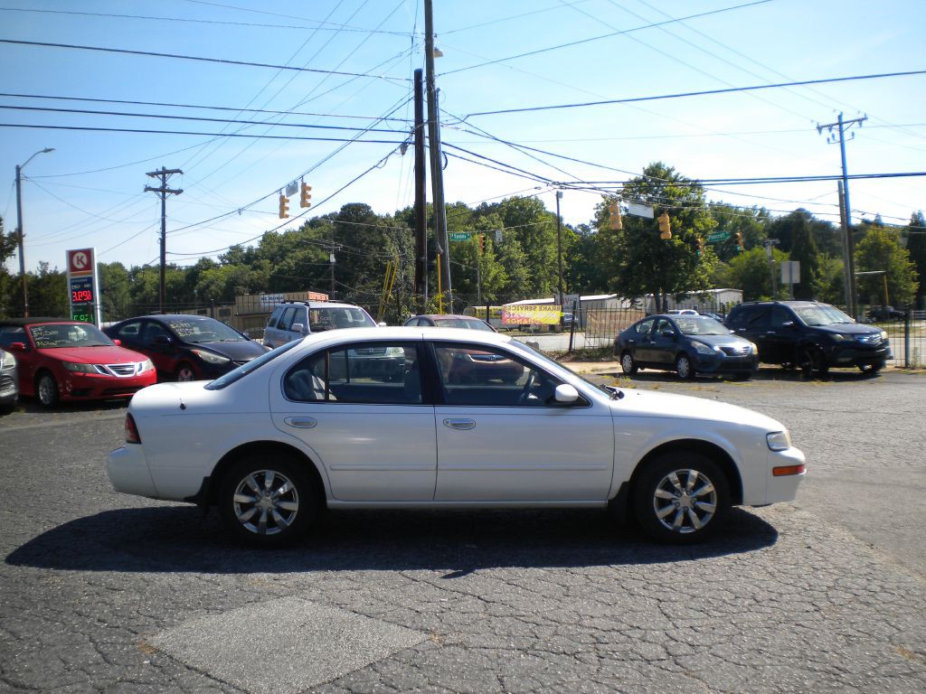 1997 Nissan Maxima Image 8