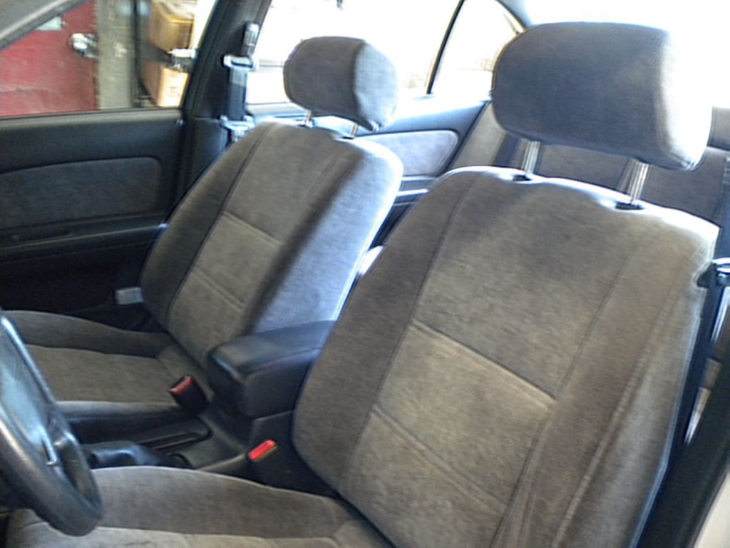 1997 Nissan Maxima Image 9