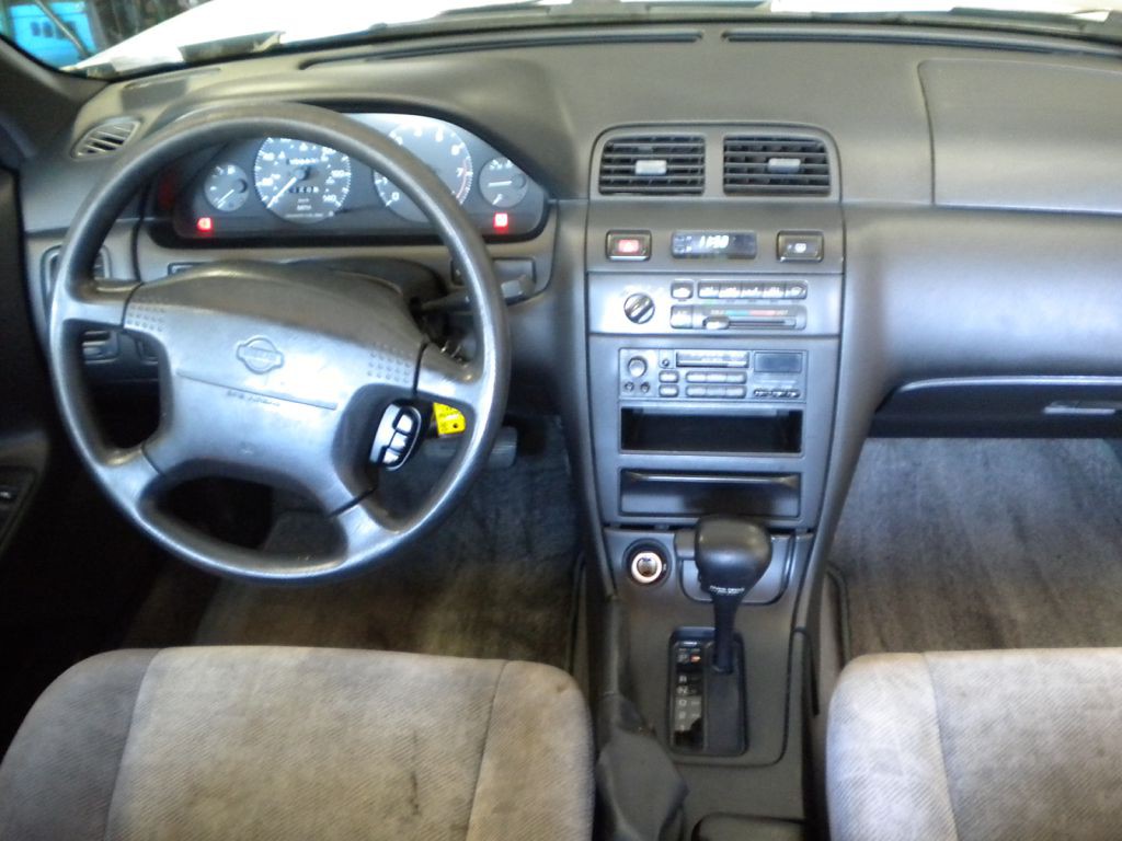 1997 Nissan Maxima Image 17