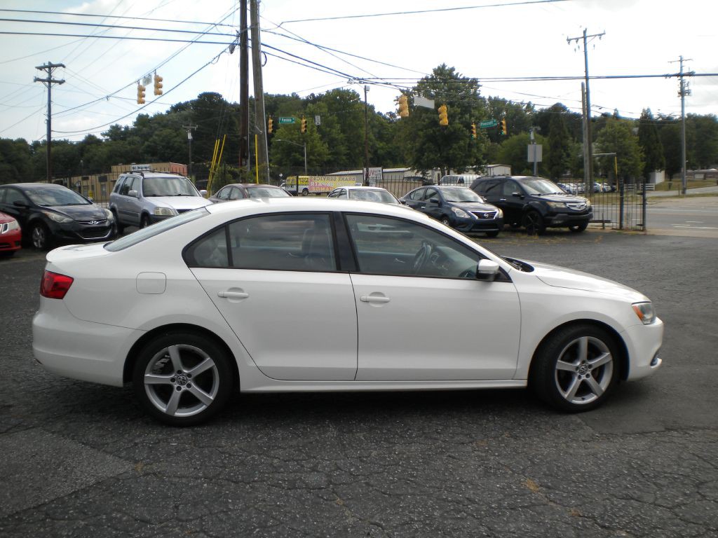 2012 Volkswagen Jetta Image 8