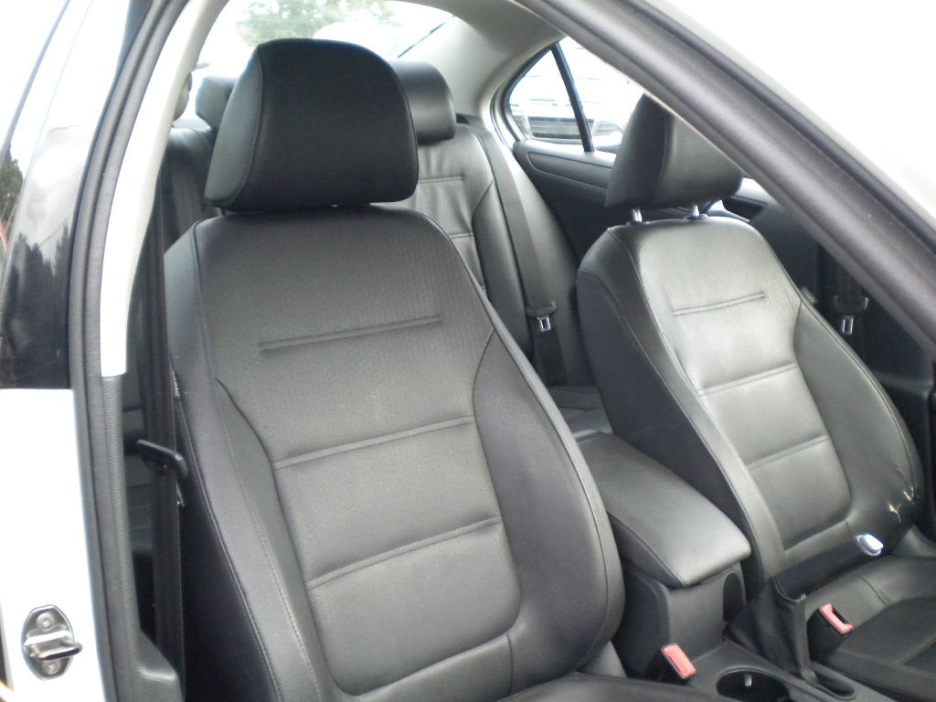 2012 Volkswagen Jetta Image 13