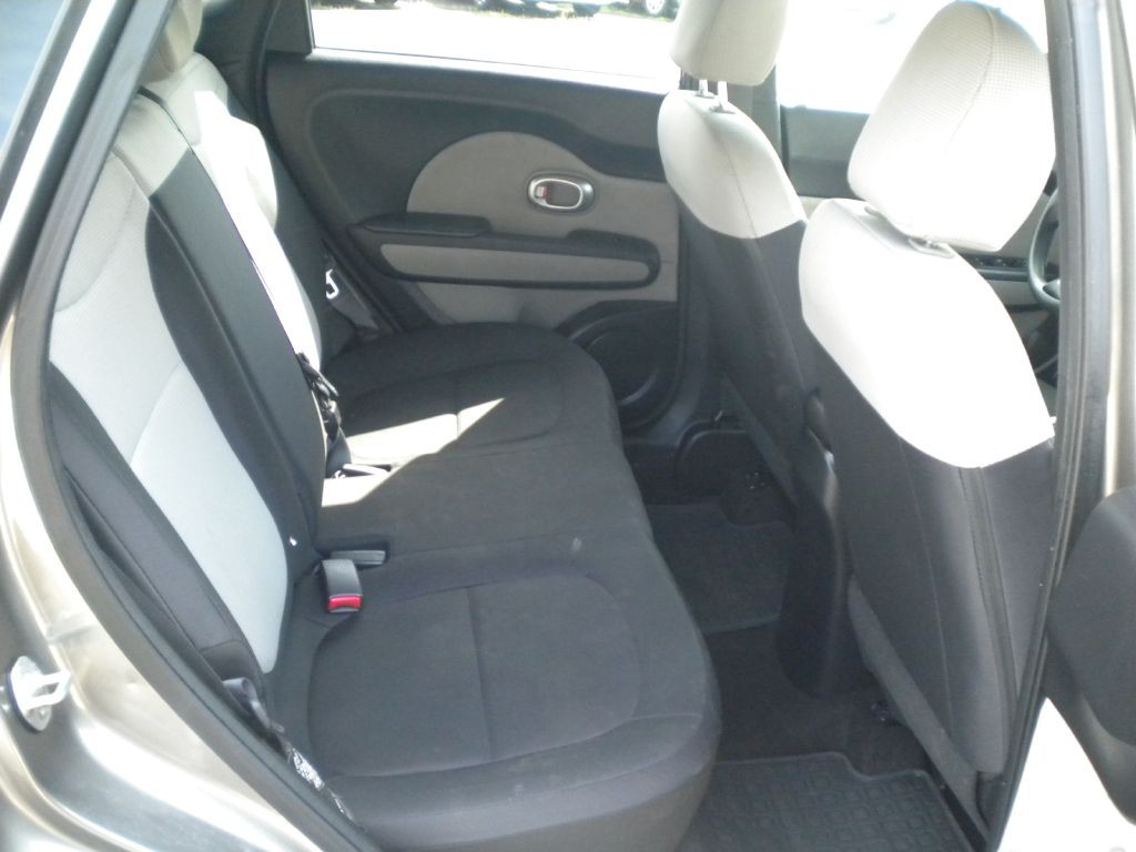 2015 Kia Soul Image 16
