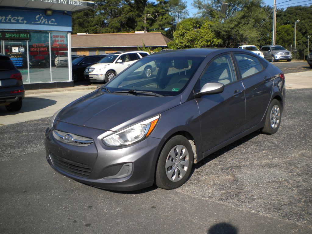 2017 Hyundai Accent Image 3