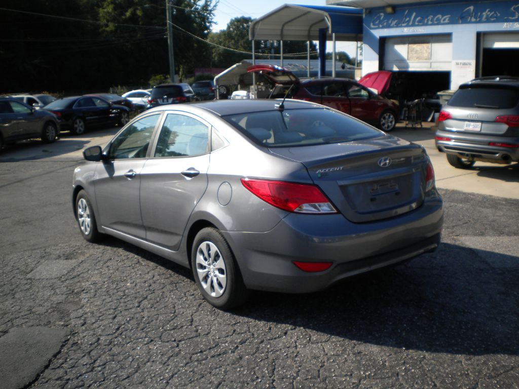 2017 Hyundai Accent Image 5