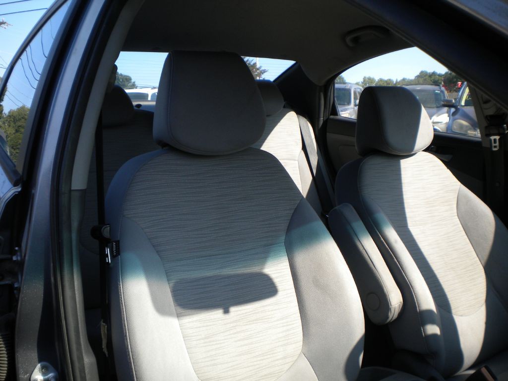 2017 Hyundai Accent Image 12