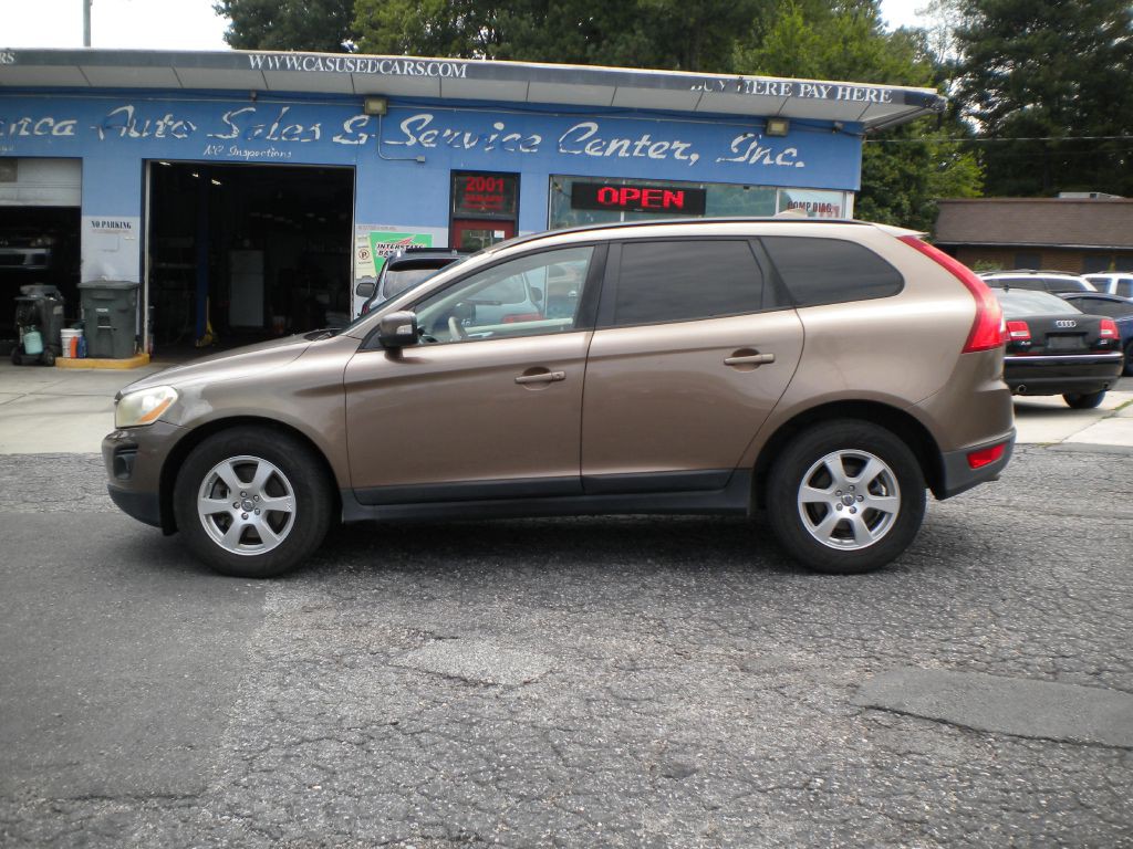 2010 Volvo XC60 Image 4