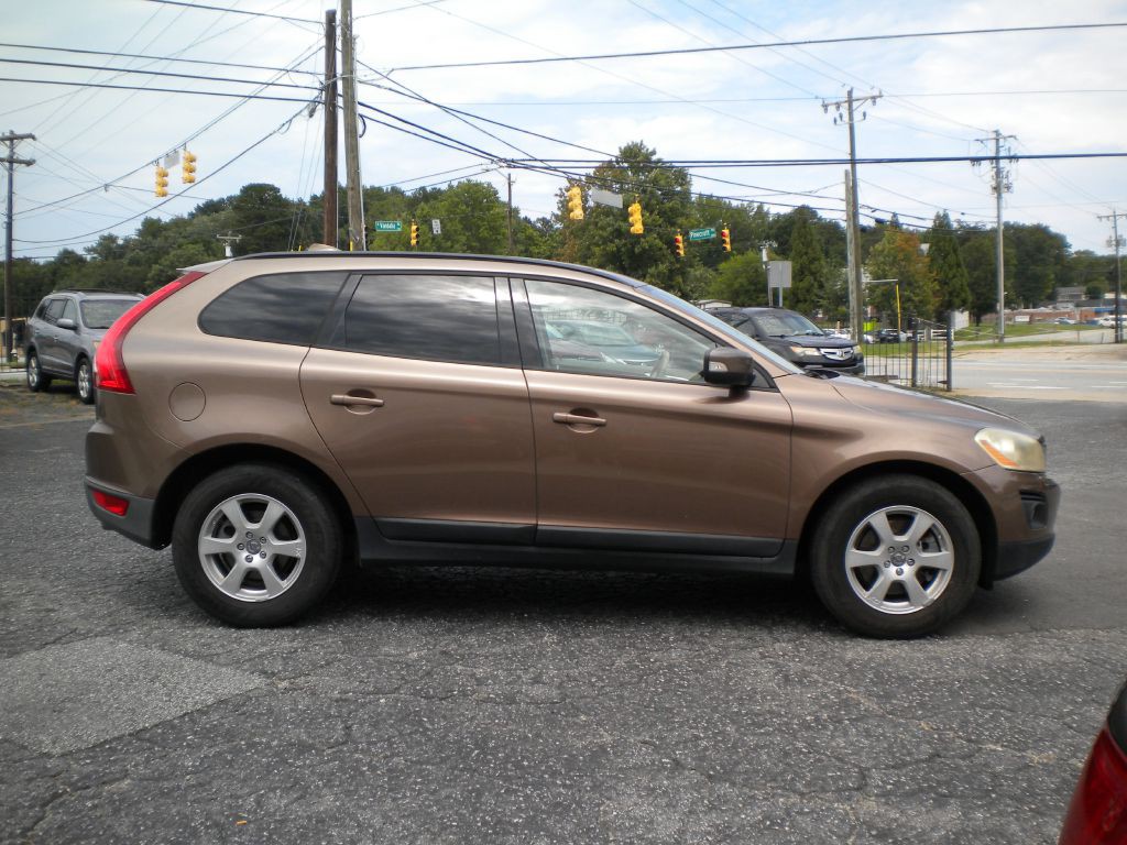 2010 Volvo XC60 Image 8