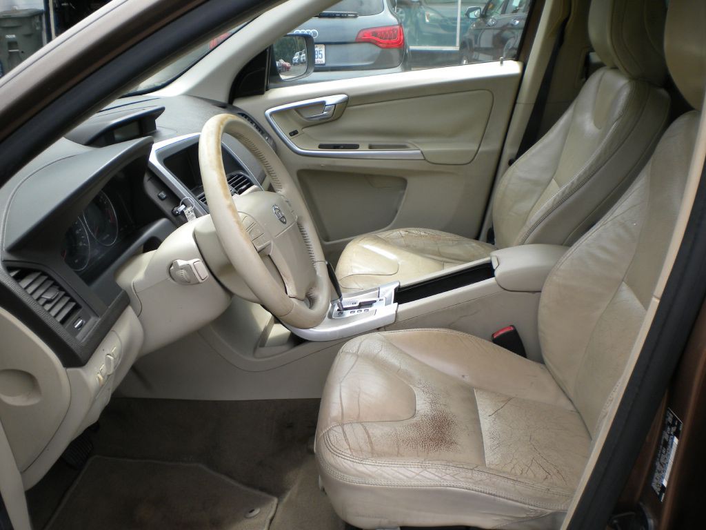 2010 Volvo XC60 Image 10