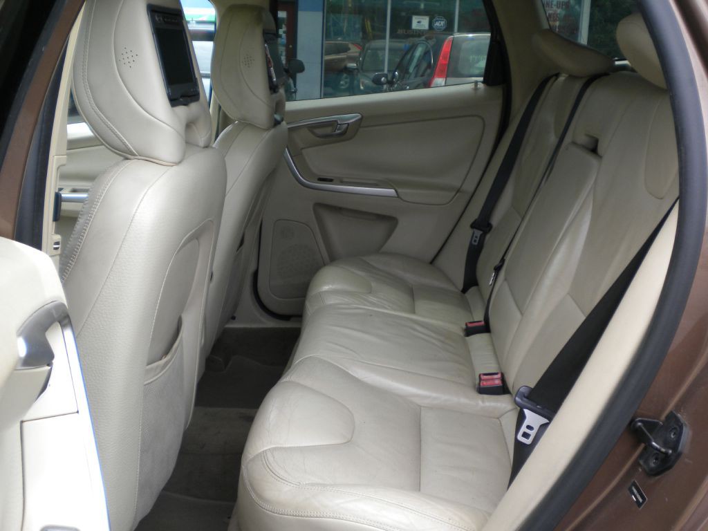2010 Volvo XC60 Image 12