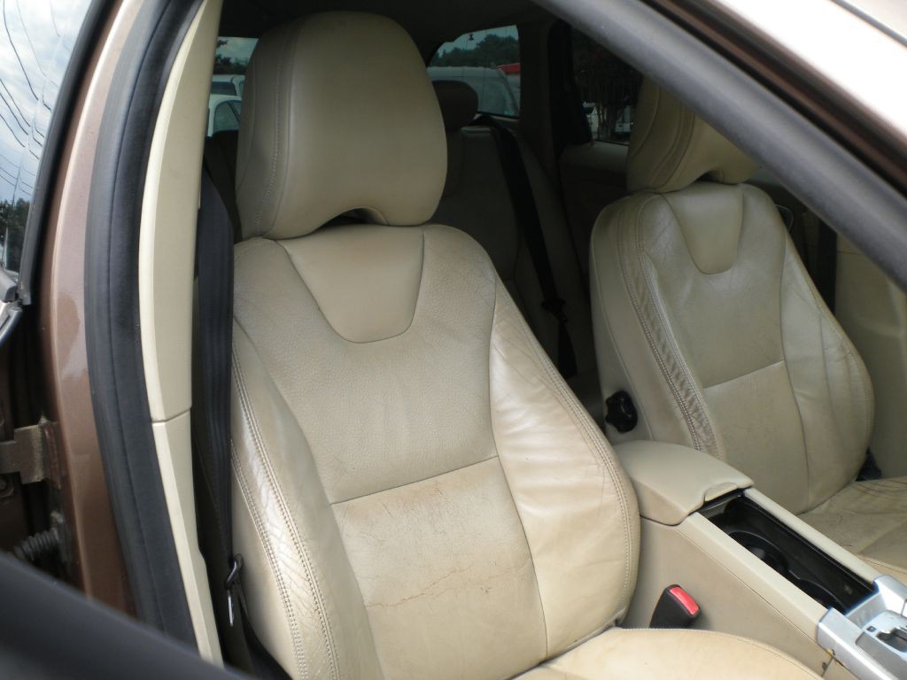 2010 Volvo XC60 Image 13