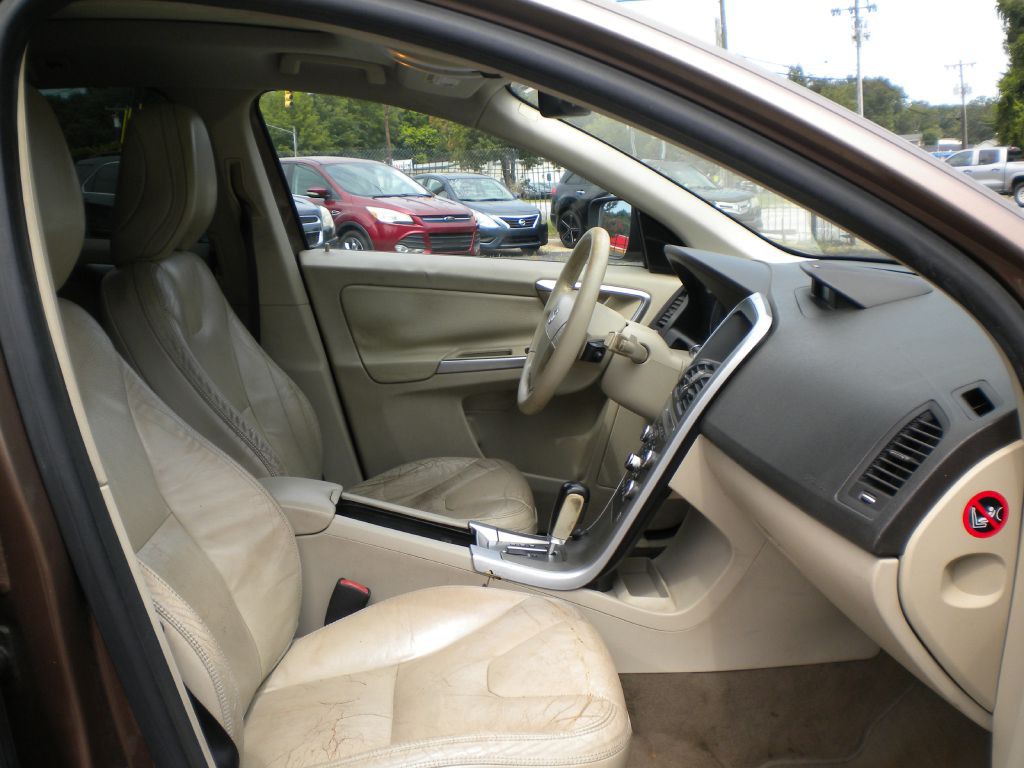 2010 Volvo XC60 Image 14