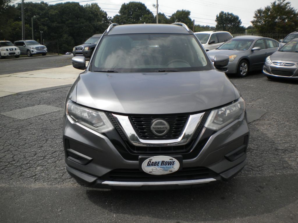2018 Nissan Rogue Image 2