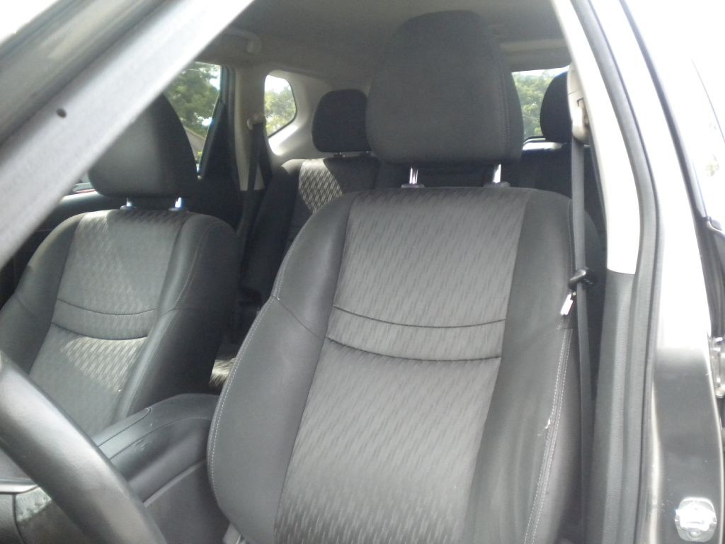 2018 Nissan Rogue Image 9