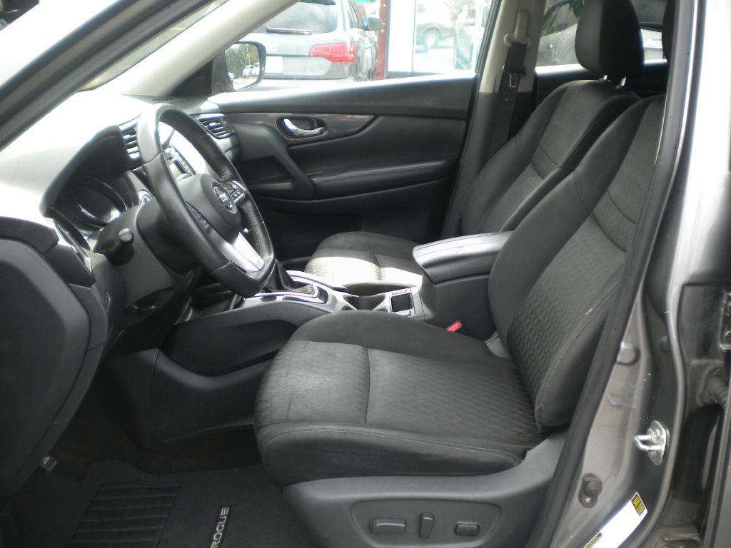2018 Nissan Rogue Image 10