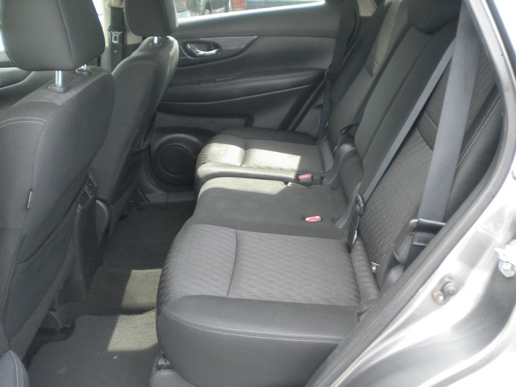 2018 Nissan Rogue Image 14
