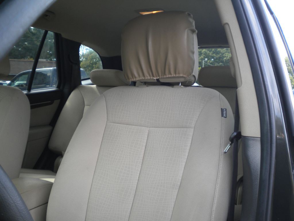 2010 Hyundai Santa Fe Image 9