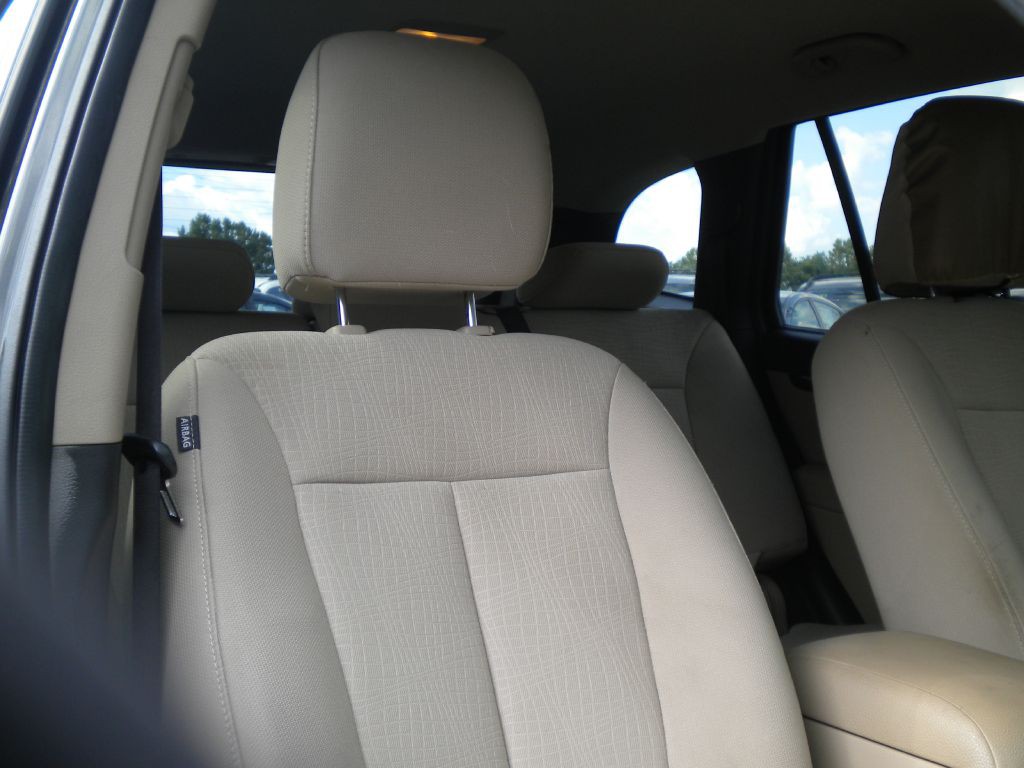 2010 Hyundai Santa Fe Image 11