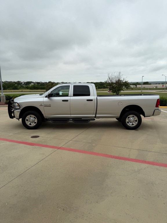 2018 RAM 3500 Image 9