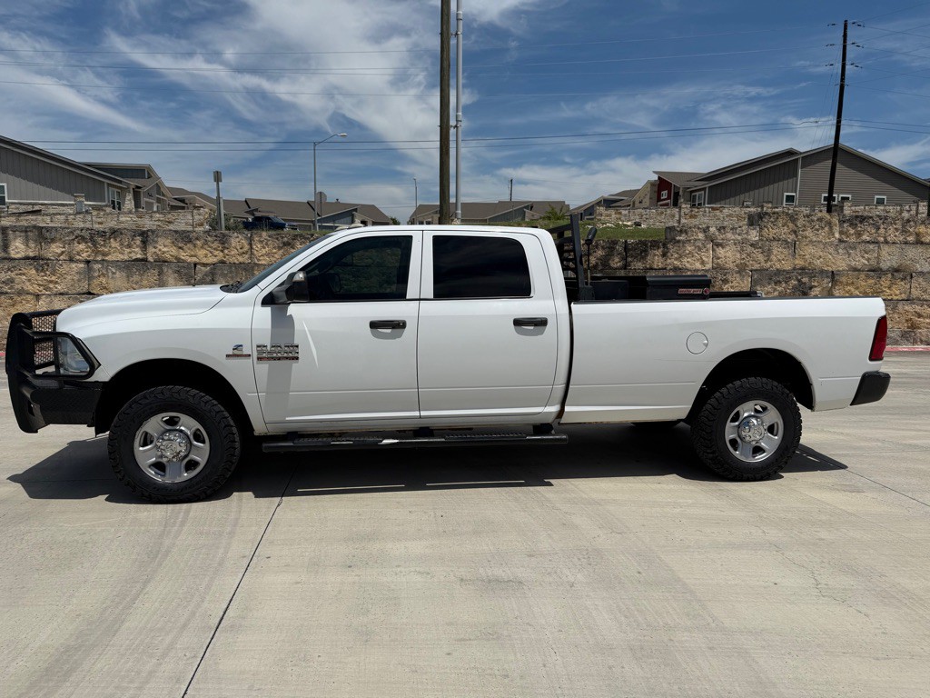 2018 RAM 3500 Image 2