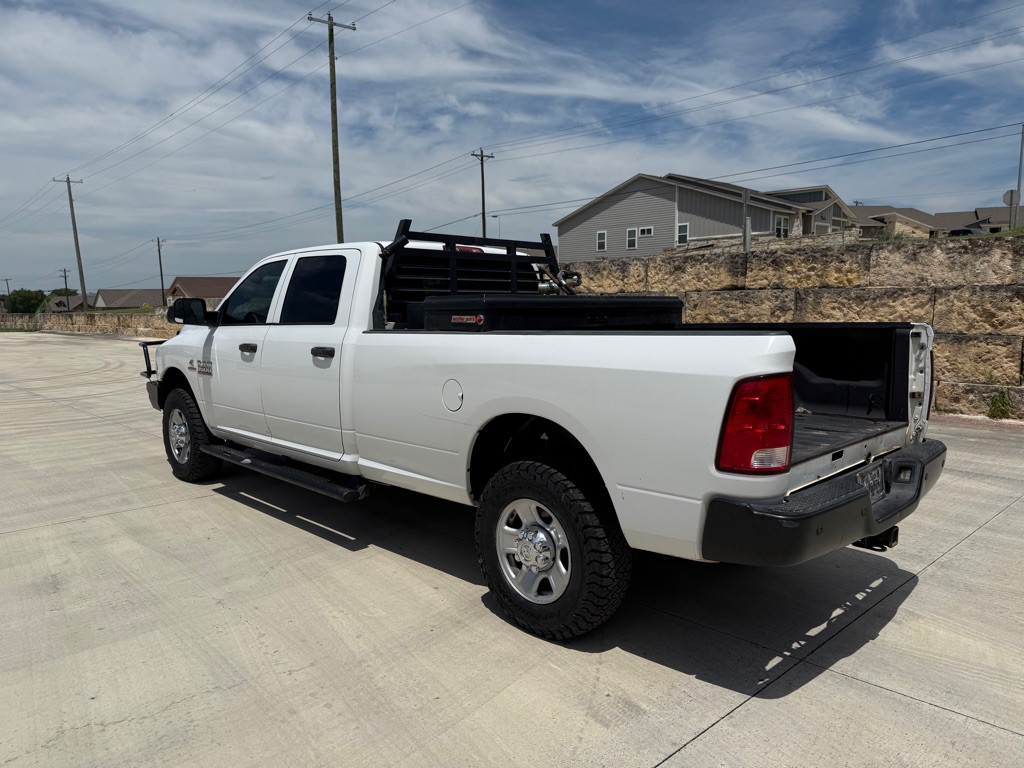 2018 RAM 3500 Image 3