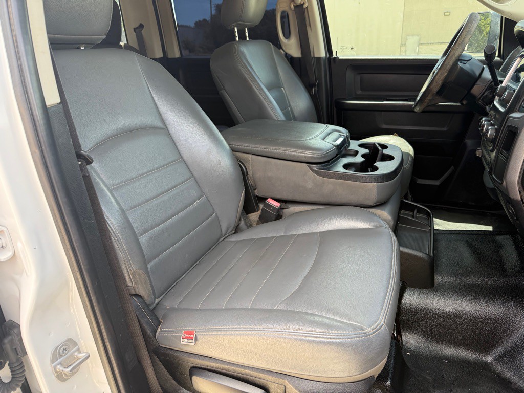 2018 RAM 3500 Image 9