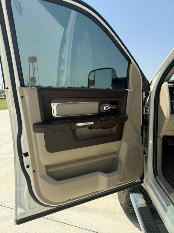 2016 RAM 3500 Image 7