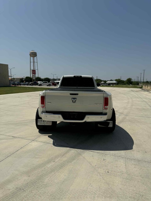 2016 RAM 3500 Image 9