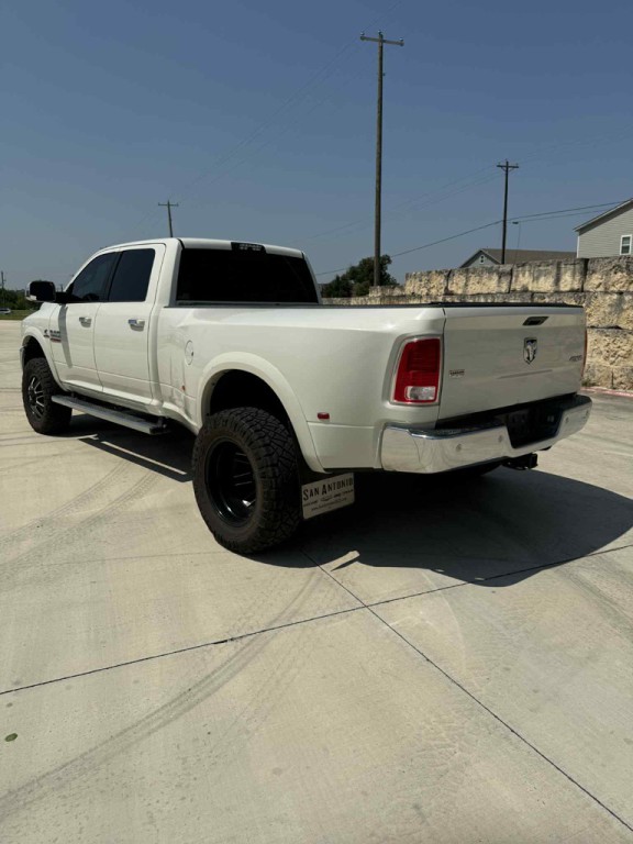 2016 RAM 3500 Image 11