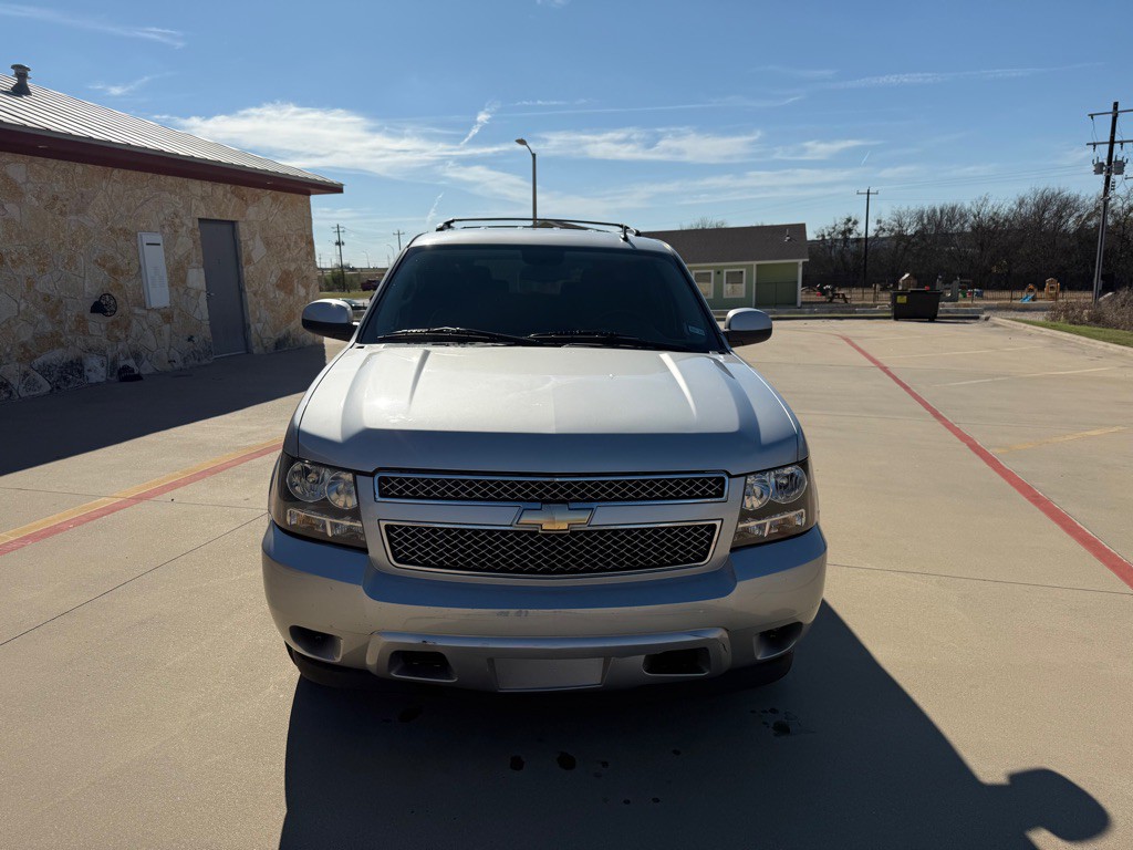 2011 Chevrolet Tahoe Image 2