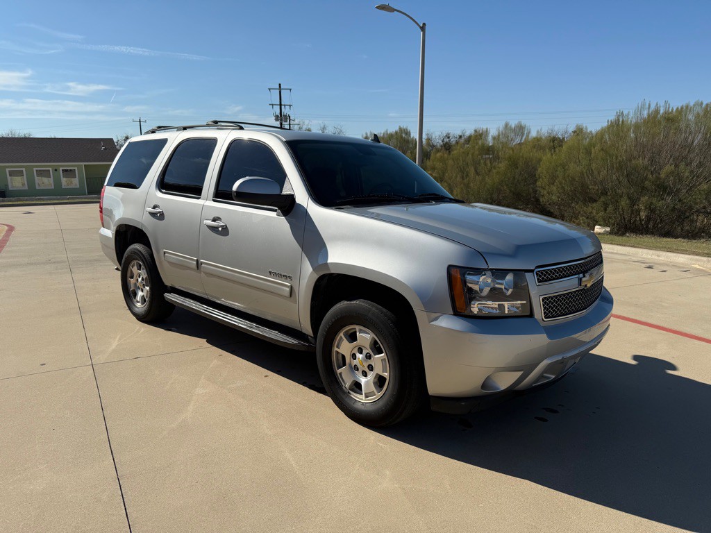 2011 Chevrolet Tahoe Image 3