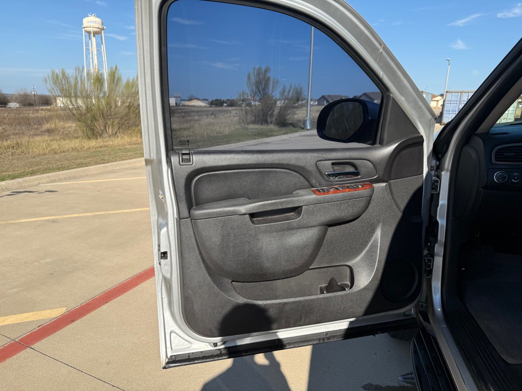 2011 Chevrolet Tahoe Image 8