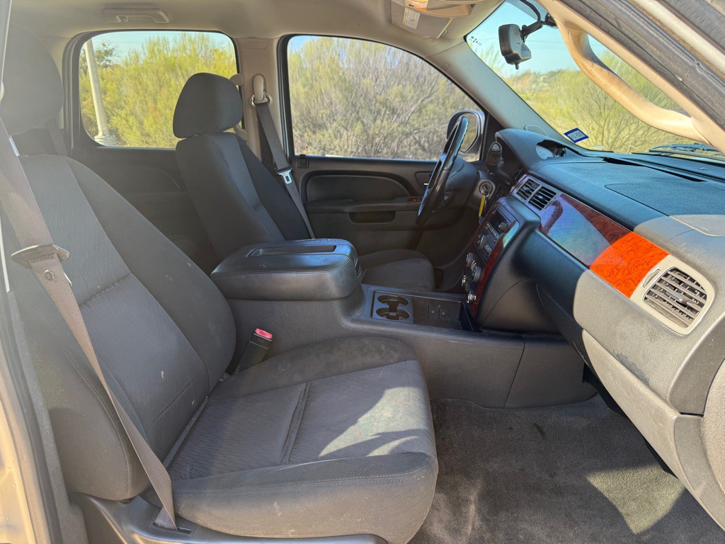 2011 Chevrolet Tahoe Image 11