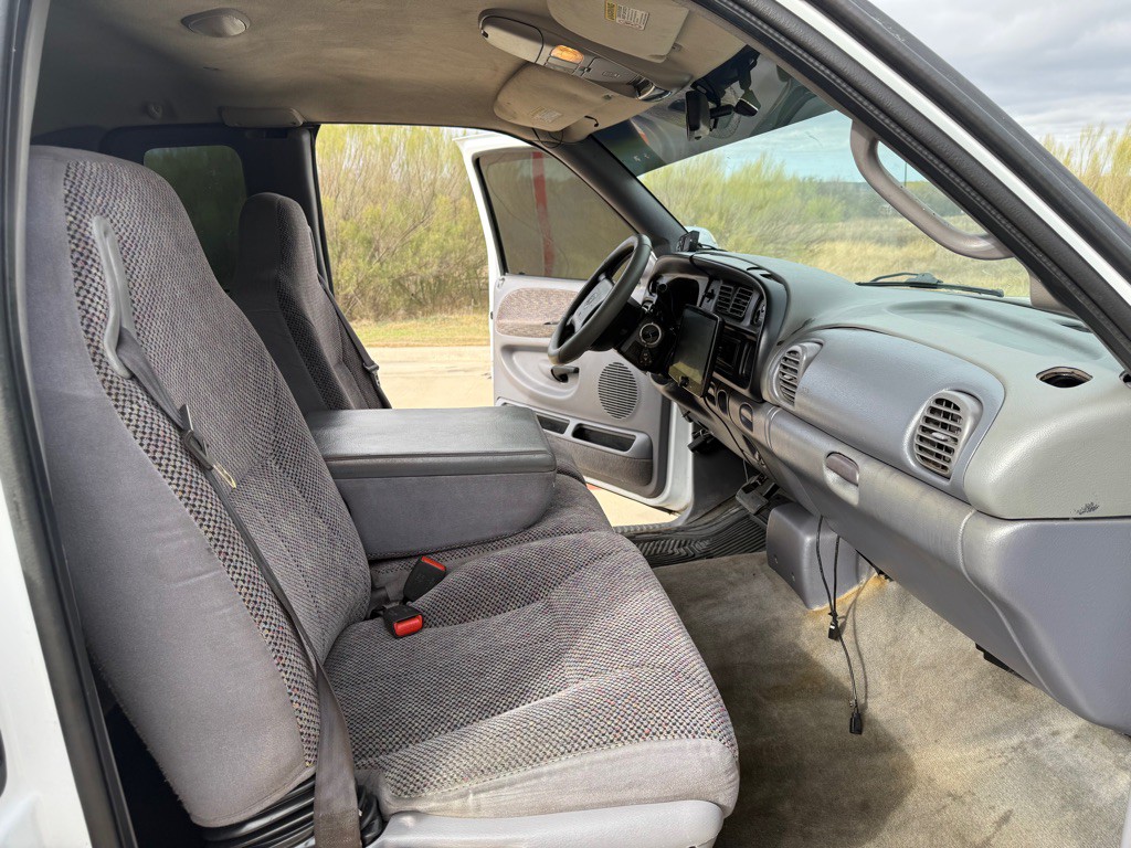 2001 Dodge Ram 3500 Image 13